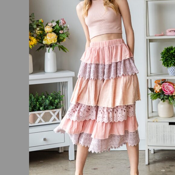 Sugar and Spice - Ruffle Ankle pants - Picture 2 of 3